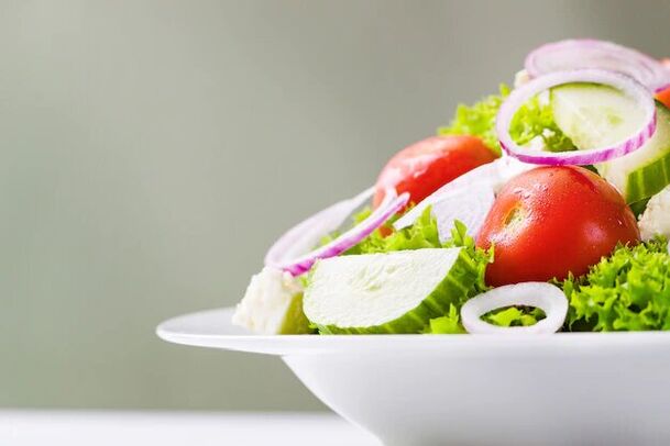 Les salades de légumes ou de fruits ont un effet positif sur la puissance des hommes